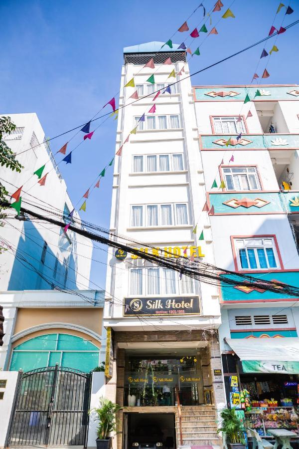 Silk Hotel Near Tan Son Nhat Airport Ho Chi Minh City Exterior photo